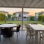 Oezel Havuzlu Luex Villa