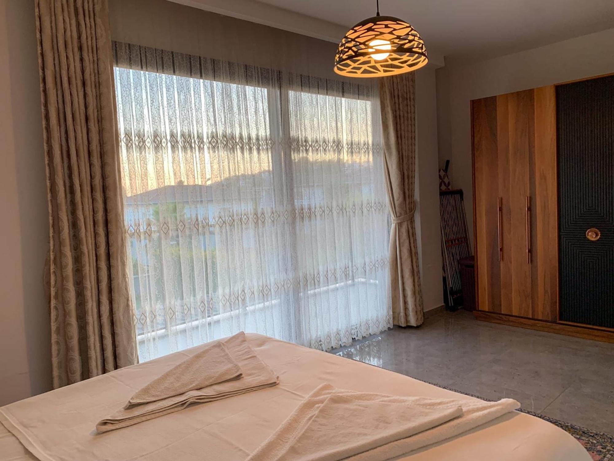Villa Oezel Havuzlu Luex *